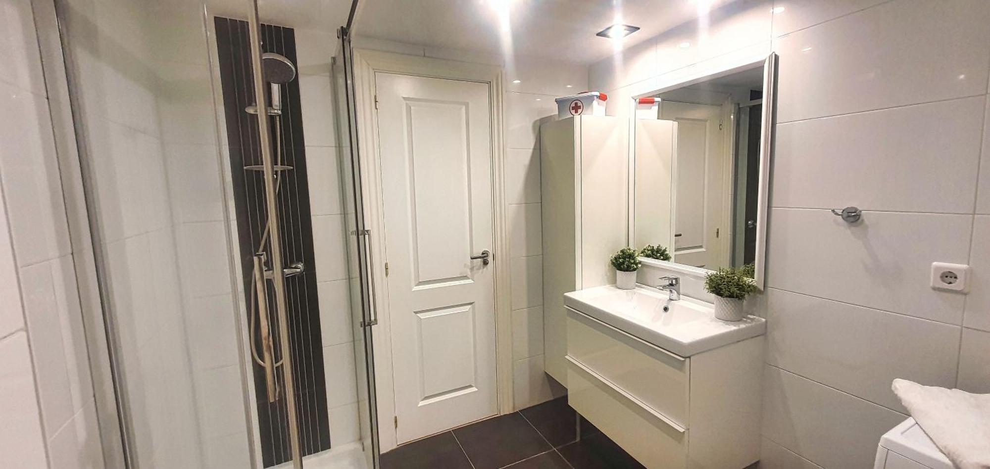 2000. Spacious On The Promenade. Apartment
