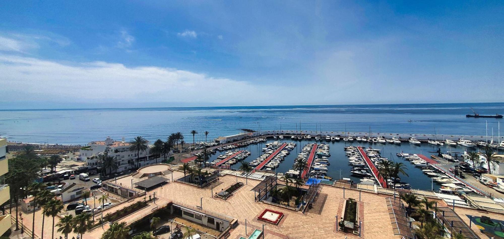 2000. Spacious On The Promenade. Apartment *