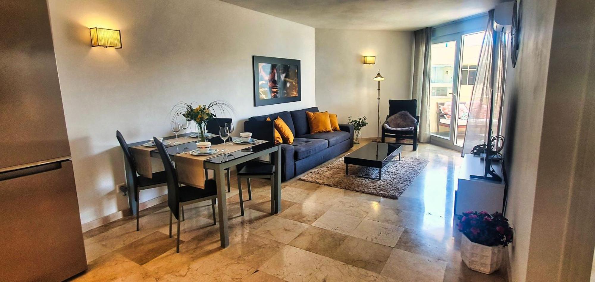 Apartment 2000. Spacious On The Promenade.