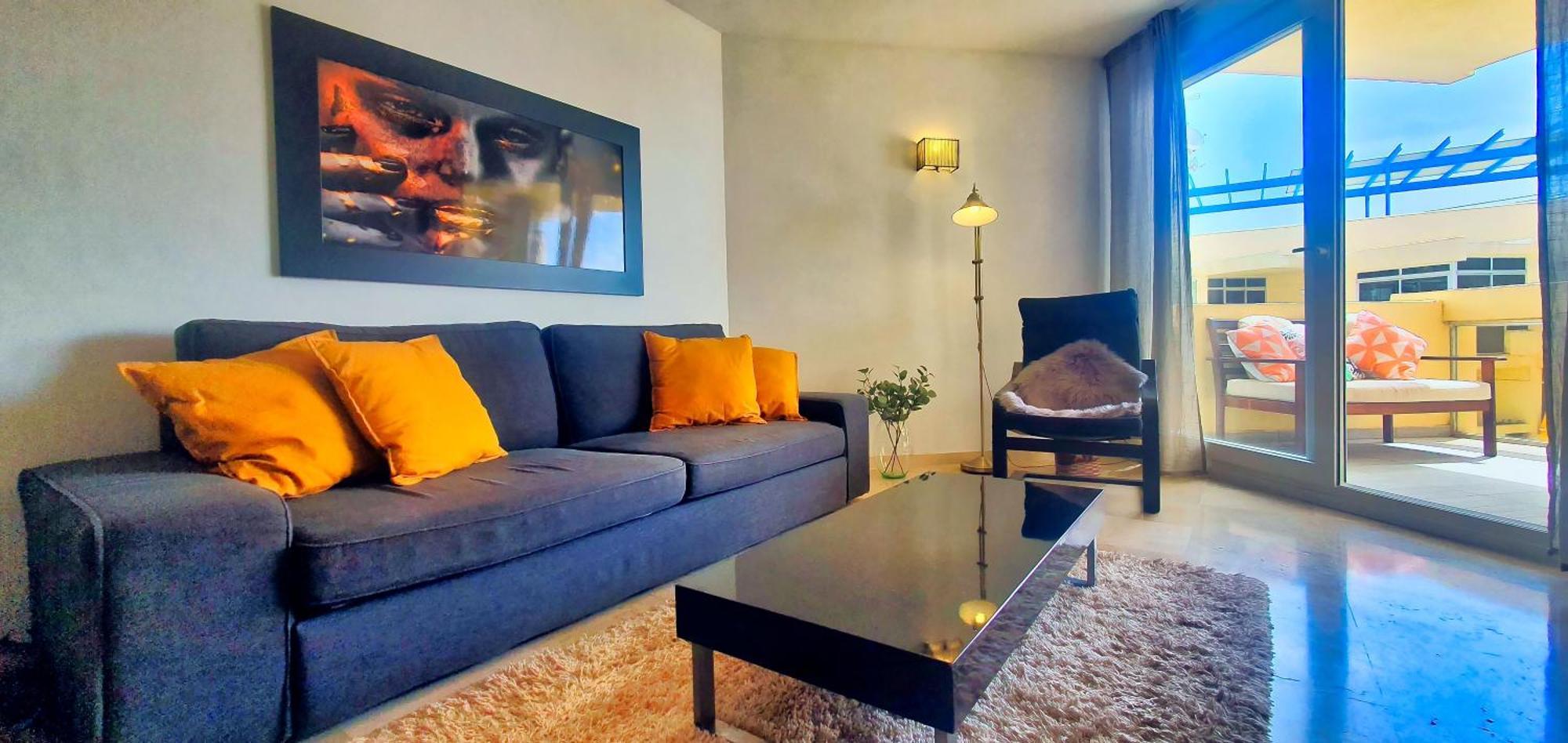 2000. Spacious On The Promenade. Marbella